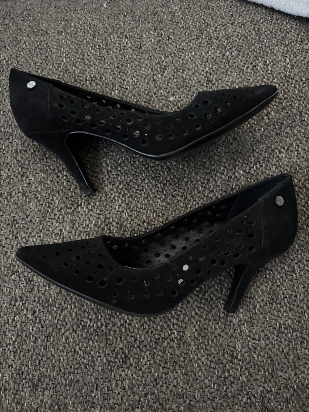 Calvin Klein Nabila Black Suede Pointed Toe Cutout Pumps Sz 5.5